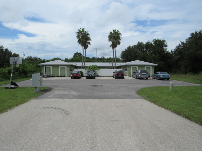 305 Duncan Rd, Punta Gorda, FL à vendre - Photo du b timent - Image 1 de 1