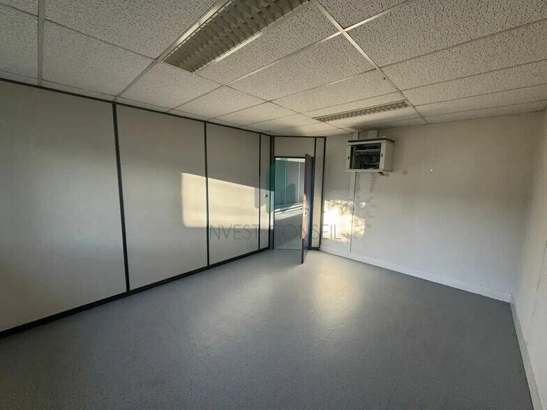 Flex dans Mitry-Mory à louer - Photo du bâtiment - Image 2 de 28