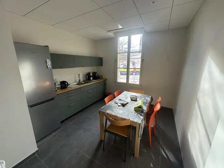 Bureau dans Chartres à vendre - Photo du bâtiment - Image 2 de 14