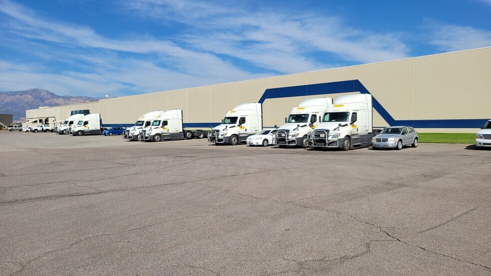 1330 W 3300 S, Ogden, UT à louer - Photo du bâtiment - Image 2 de 6