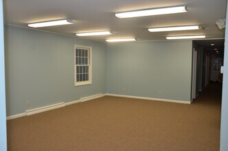 172 Mount Pleasant Rd, Newtown, CT for lease Interior Photo- Image 2 of 7