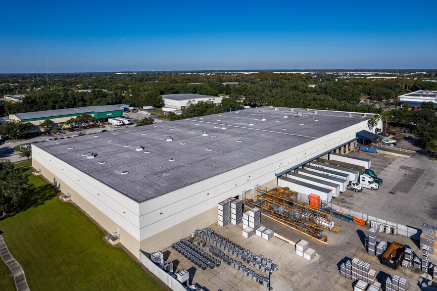 2000 Parks Oaks Ave, Orlando, FL for lease - Building Photo - Image 2 of 3