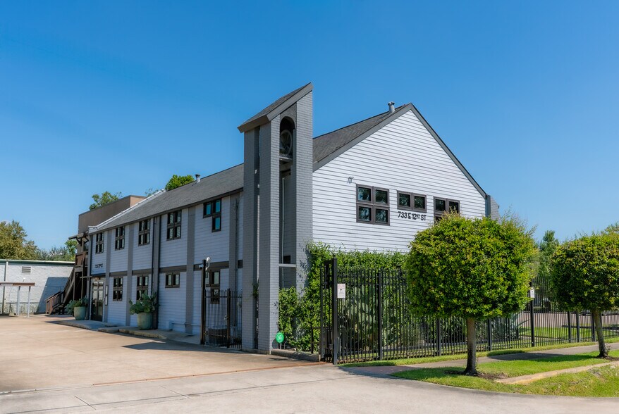 733 E 12th 1/2 St, Houston, TX à louer - Photo du bâtiment - Image 2 de 22
