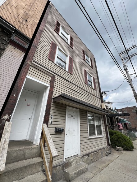 305 Bessemer Ave, East Pittsburgh, PA à vendre - Photo du bâtiment - Image 3 de 14