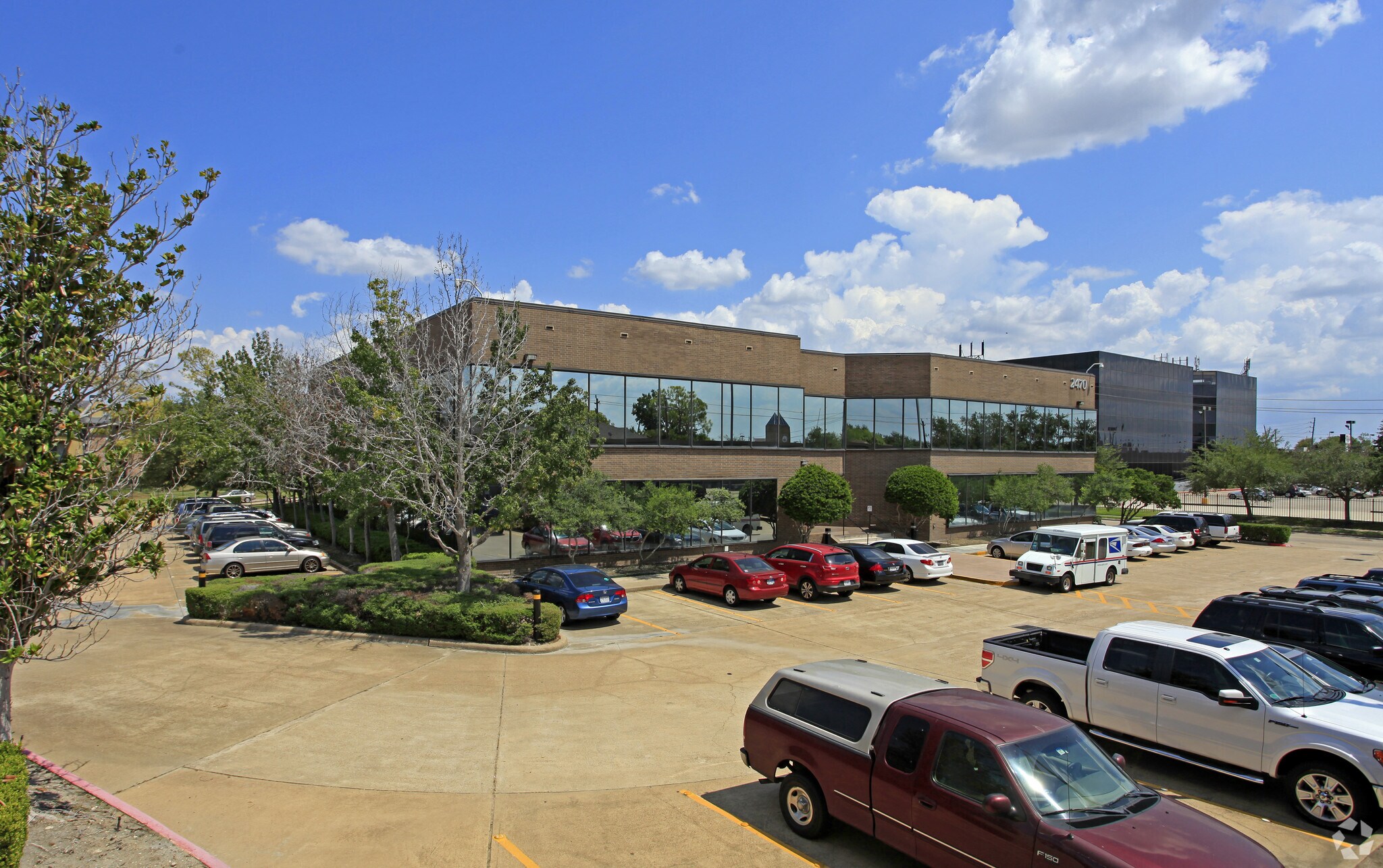 2470 Gray Falls Dr, Houston, TX à louer Photo du bâtiment- Image 1 de 12