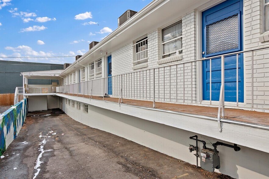 3200 W 72nd Ave, Westminster, CO à vendre - Photo du bâtiment - Image 2 de 23