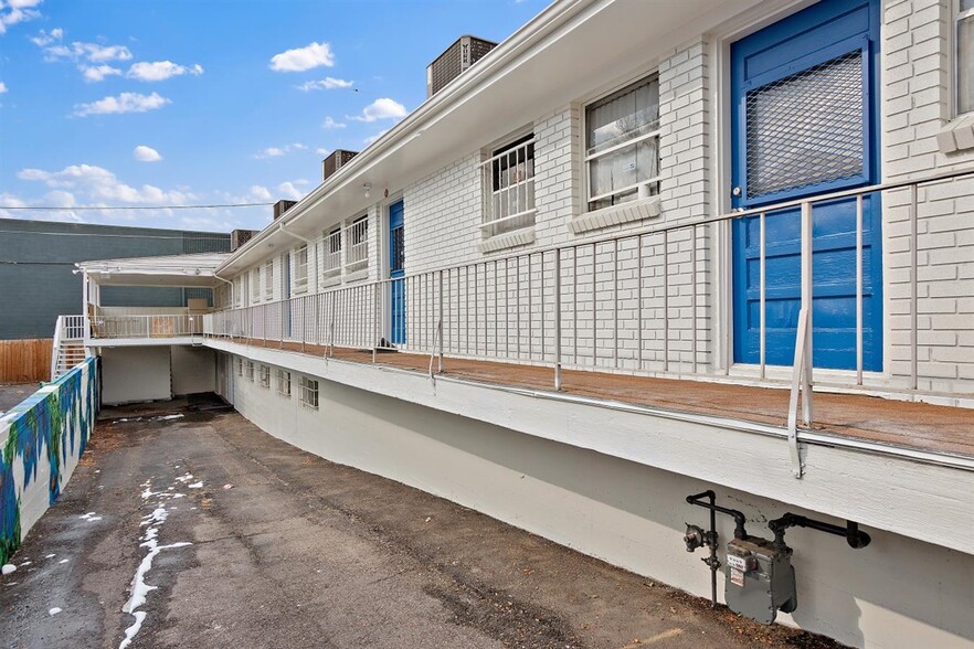 3200 W 72nd Ave, Westminster, CO à vendre - Photo du bâtiment - Image 2 de 23