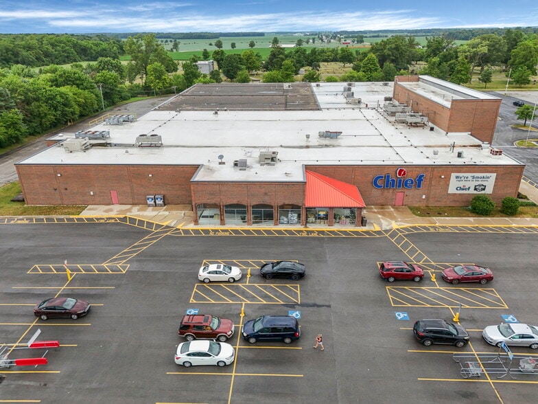 221 Summits St, Celina, OH for lease - Primary Photo - Image 1 of 10