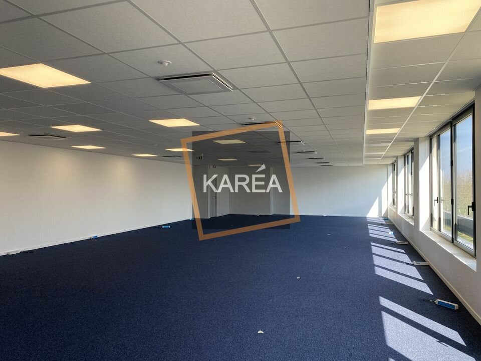 Office in Chessy for lease Interior Photo- Image 1 of 6