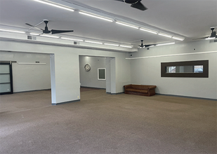 1 S Florissant Rd, Ferguson, MO for lease Building Photo- Image 2 of 2