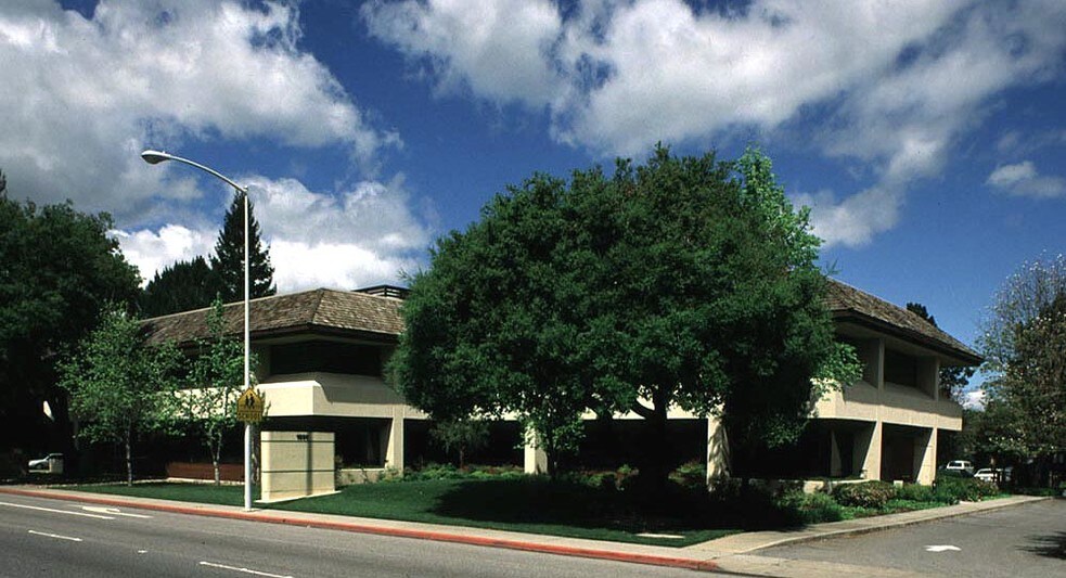1550 El Camino Real, Menlo Park, CA à louer - Photo du bâtiment - Image 2 de 12