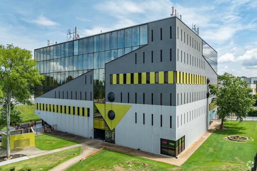 2001 Martin Luther King Jr Dr, Atlanta, GA for lease - Building Photo - Image 3 of 24