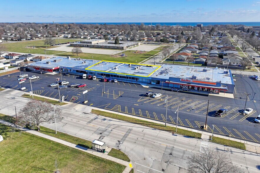 2027-2055 22nd Ave, Kenosha, WI à louer - Photo du bâtiment - Image 2 de 17