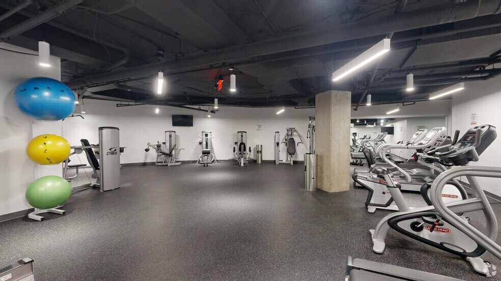 8609 Westwood Center Dr, Vienna, VA à louer - Numérisation 3D de Matterport - Image 3 de 23