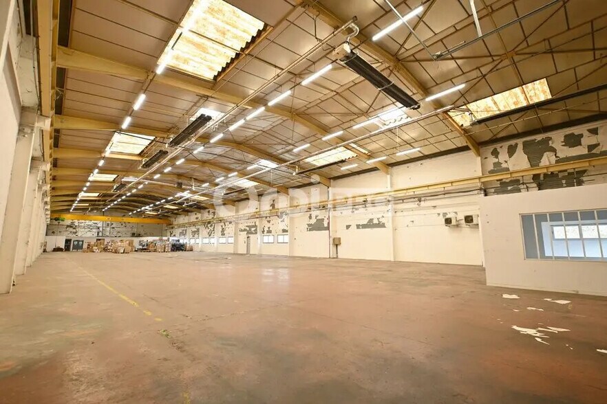 Office in Miribel for lease - Interior Photo - Image 1 of 10