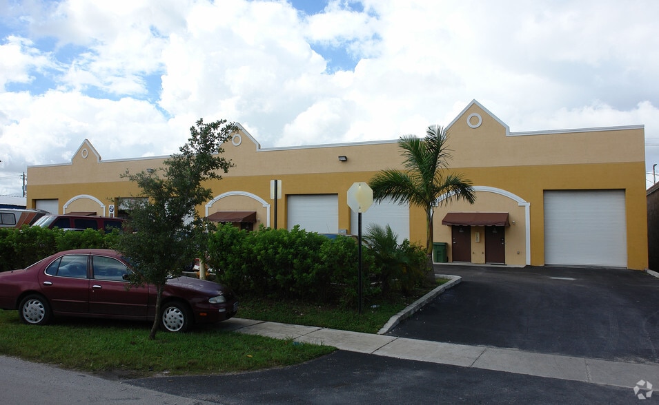 232-244 NW 9th Ave, Homestead, FL for sale - Building Photo - Image 2 of 9