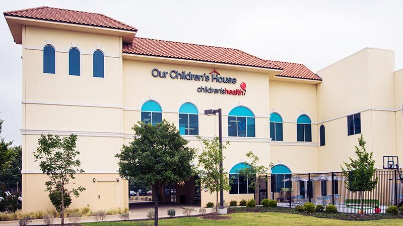 1340 Empire Central Dr, Dallas, TX à louer Photo du bâtiment- Image 1 de 2