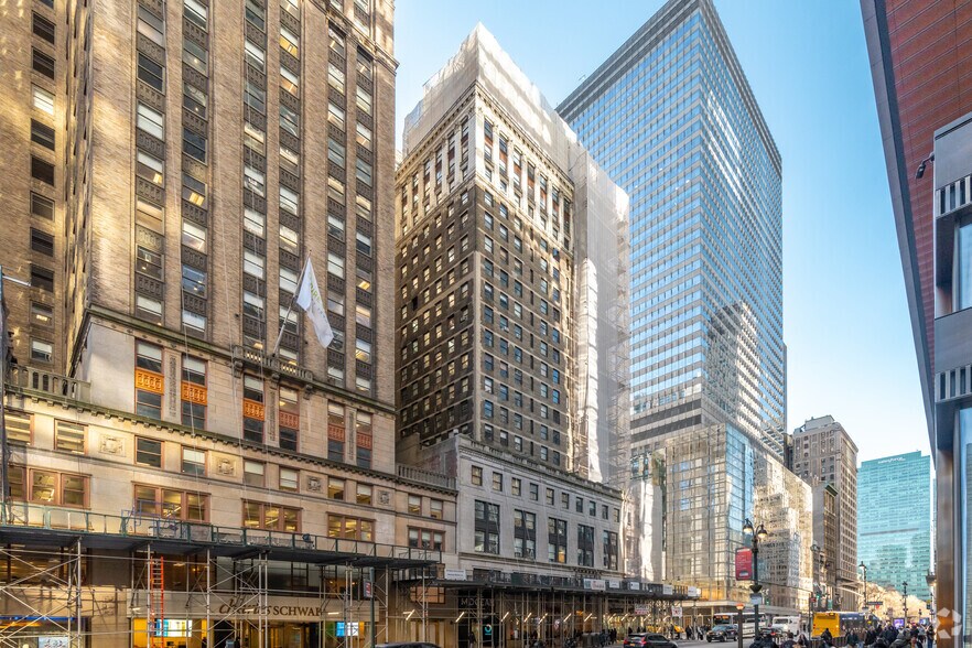 315 Madison Ave, New York, NY à louer - Photo du bâtiment - Image 3 de 5