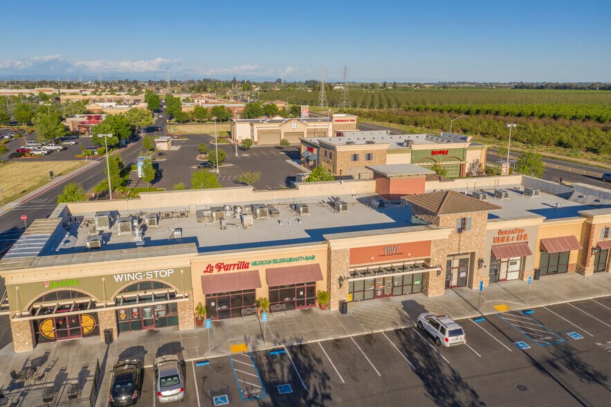 2351-2441 Claribel Rd, Riverbank, CA à louer - Photo du bâtiment - Image 3 de 4