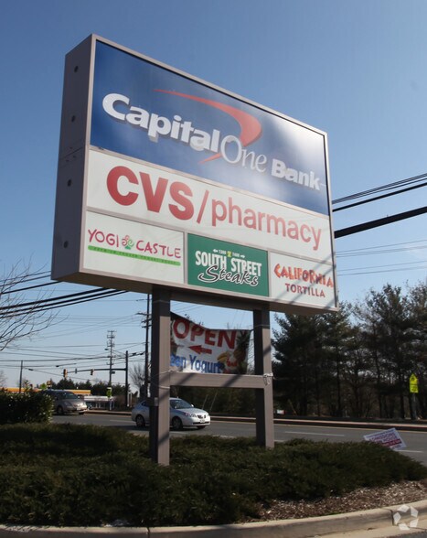 12201 Darnestown Rd, Gaithersburg, MD à vendre - Photo du bâtiment - Image 2 de 3