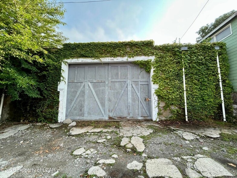 50 Harkins Ln, Wilkes-Barre, PA for sale - Building Photo - Image 2 of 5