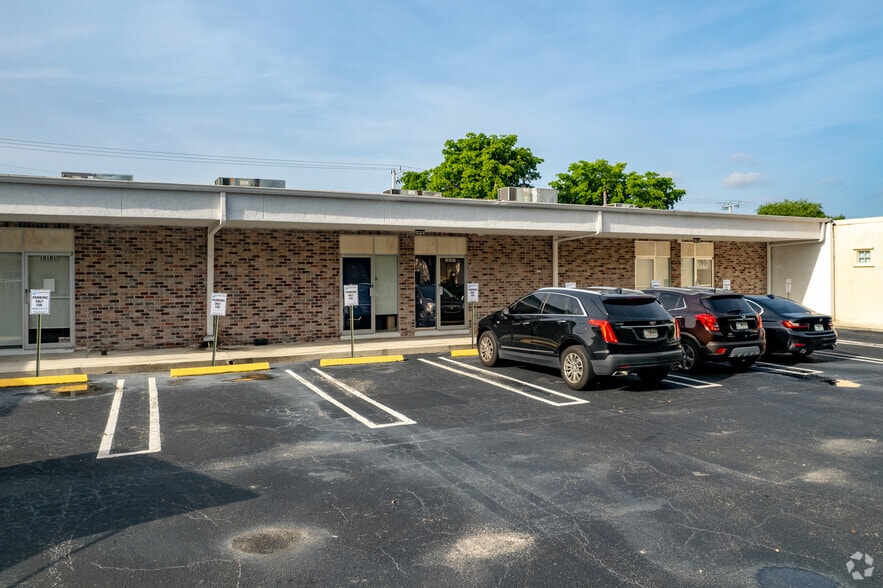 10101-10121 W Sample Rd, Coral Springs, FL for lease - Building Photo - Image 3 of 22