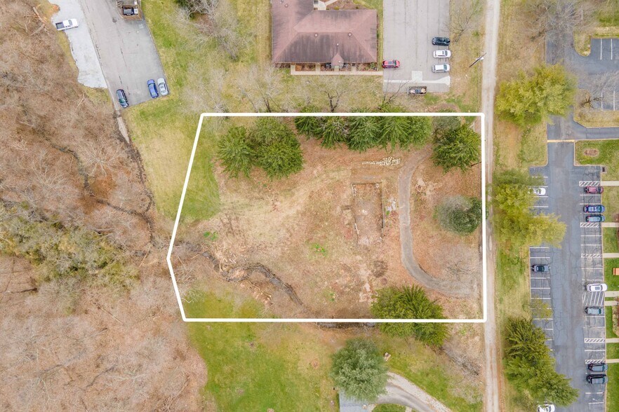 2585 Maple Ln, Pittsburgh, PA à louer - Aérien - Image 2 de 7