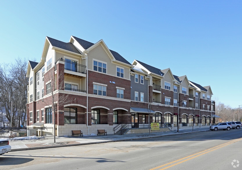 301 E Main St, Twin Lakes, WI à vendre - Photo principale - Image 1 de 3