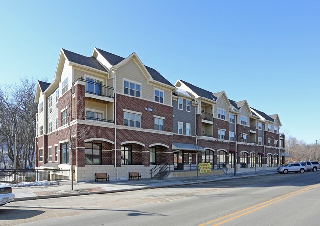 More details for 301 E Main St, Twin Lakes, WI - Multifamily for Sale