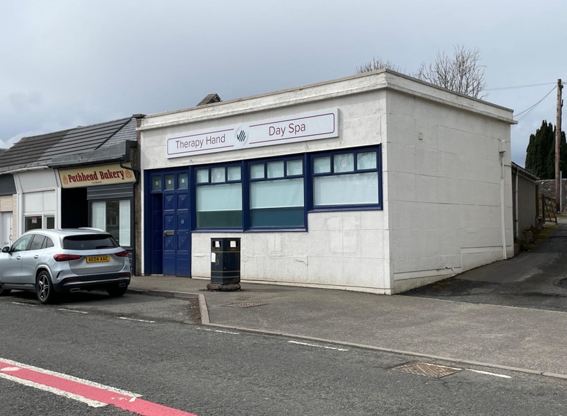 65 Castle, New Cumnock for sale - Primary Photo - Image 1 of 7