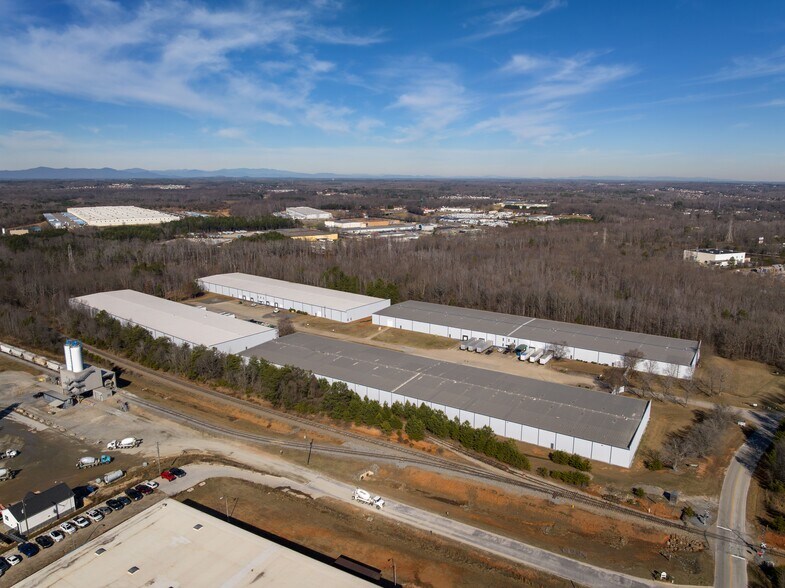 160 National Ave, Spartanburg, SC à louer - Photo du bâtiment - Image 1 de 10