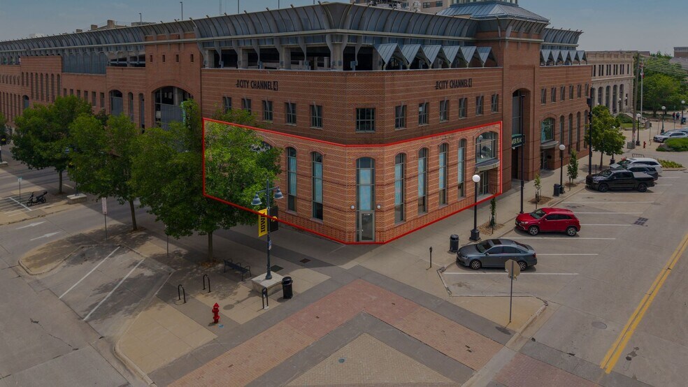 2-14 S Linn St, Iowa City, IA à louer - Photo du bâtiment - Image 3 de 14