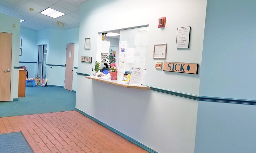 4861 27th St, Bradenton, FL for sale - Interior Photo - Image 2 of 22