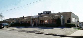 200-202 Stonehinge Ln, Carle Place NY - Warehouse