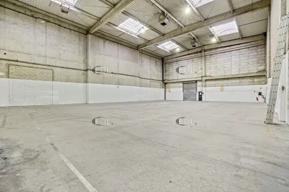 Flex in Saint-Ouen-sur-Seine for lease - Building Photo - Image 2 of 8