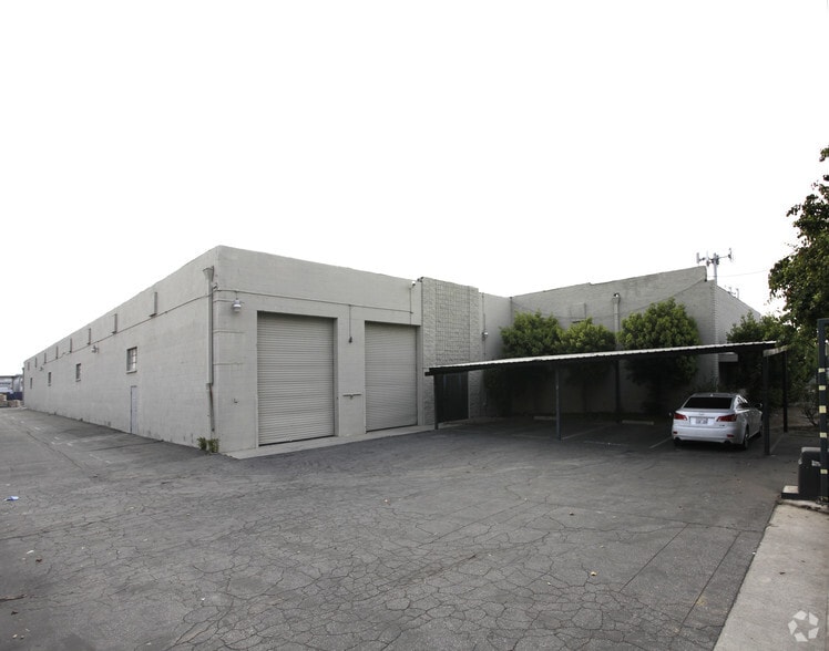 9880 San Fernando Rd, Pacoima, CA for lease - Building Photo - Image 1 of 5