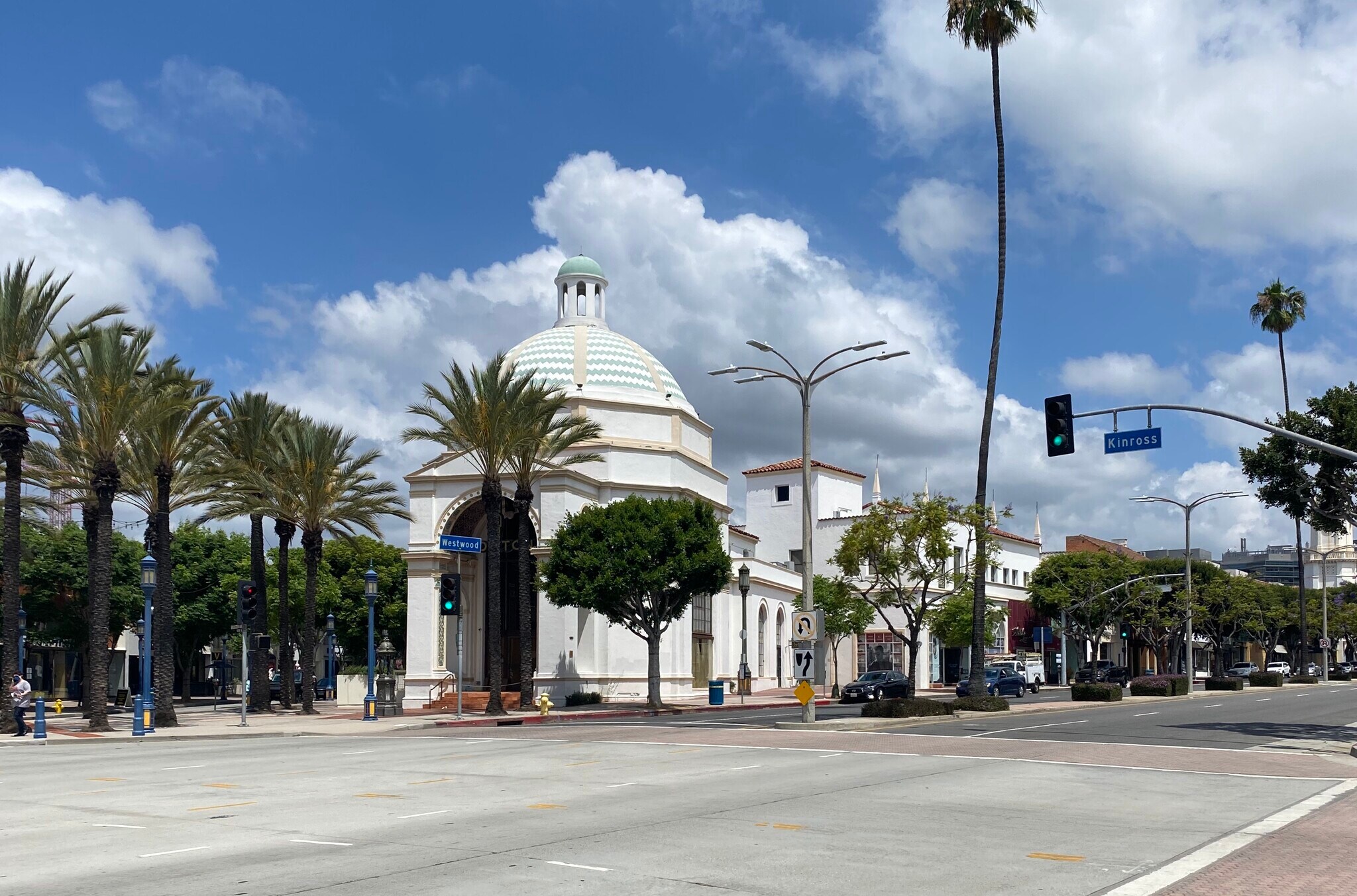 1045-1081 Westwood Blvd, Los Angeles, CA à louer Photo du bâtiment- Image 1 de 3