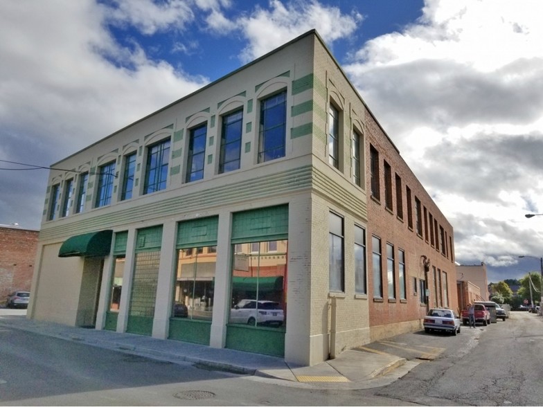 33-35 Moore St, Bristol, VA for sale - Primary Photo - Image 1 of 1