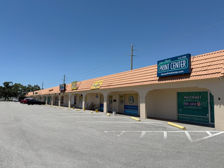 2001-2049 S Tamiami Trl, Venice, FL for lease - Building Photo - Image 3 of 9