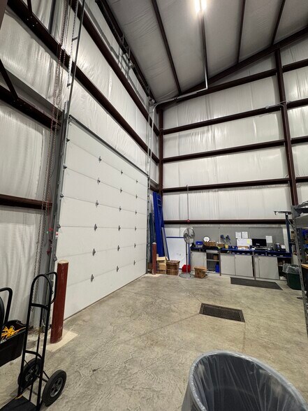 5700 Eastside Parkway Dr, Gas City, IN à vendre - Photo du bâtiment - Image 3 de 38