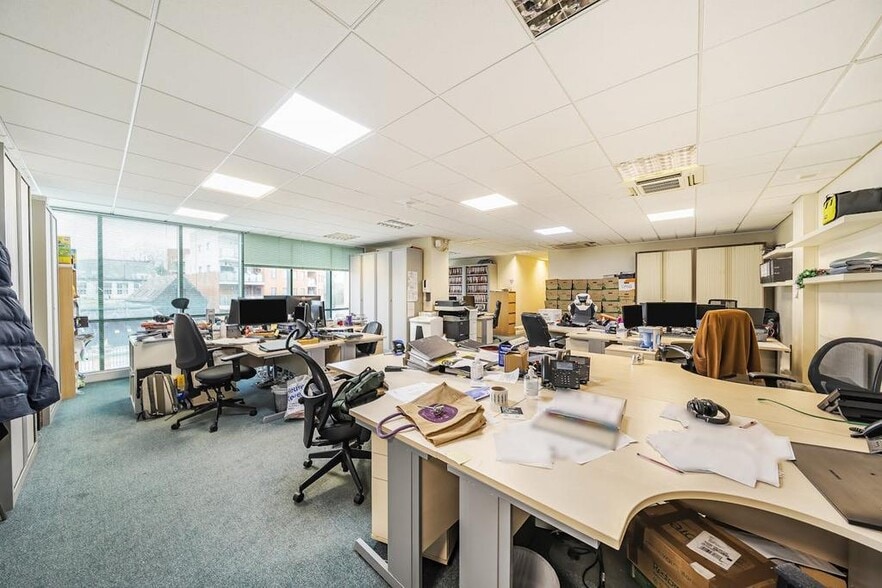 Marlborough Hl, Harrow for lease - Building Photo - Image 2 of 28