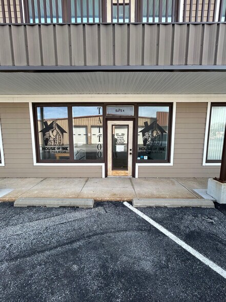 4164 N Dupont Hwy, Dover, DE à louer - Photo du bâtiment - Image 2 de 4