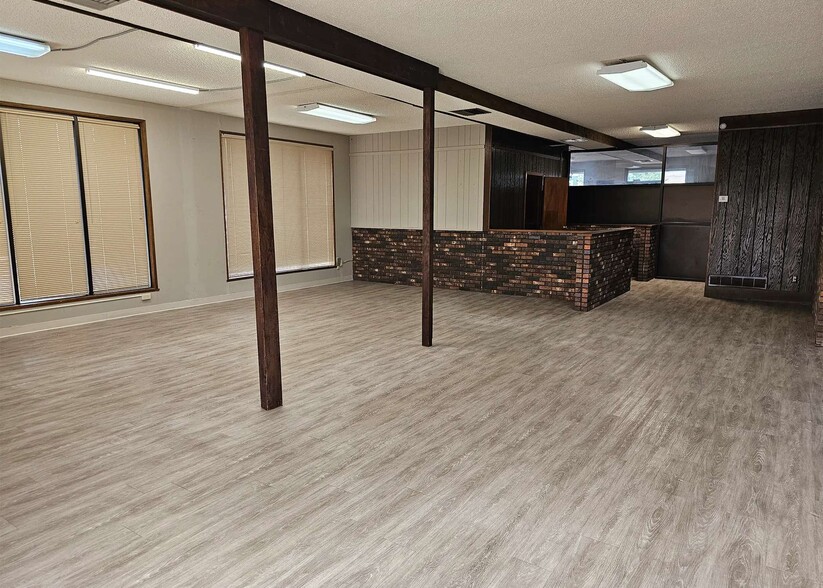 3411 S Hawthorne Ave, Sioux Falls, SD for lease - Interior Photo - Image 2 of 7