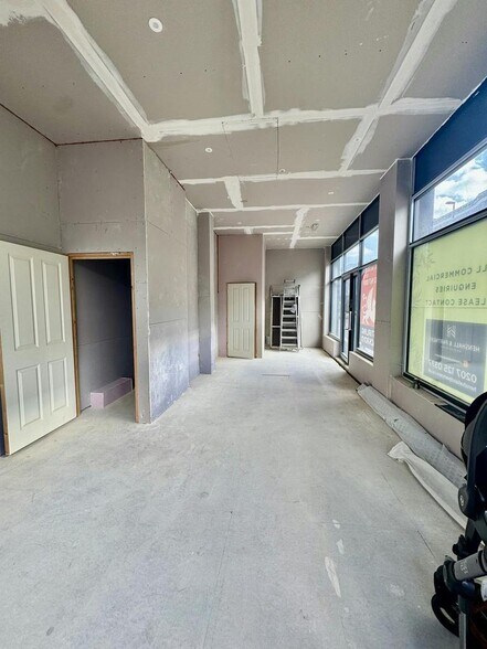 113-121 Portland Rd, Londres à vendre - Photo du bâtiment - Image 3 de 16