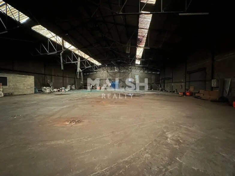 Flex in Genas for lease - Building Photo - Image 3 of 7