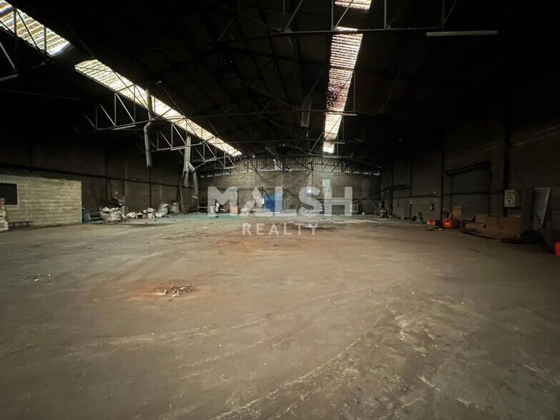 Flex dans Genas à louer - Photo du bâtiment - Image 3 de 7