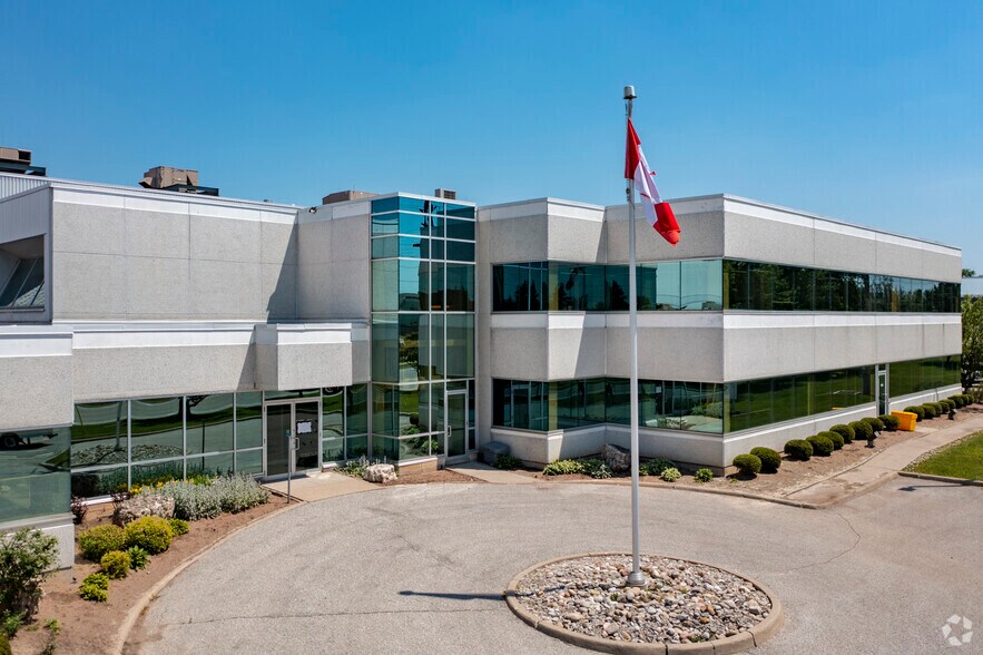 195 Harry Walker Pky, Newmarket, ON à louer - Photo du bâtiment - Image 1 de 3