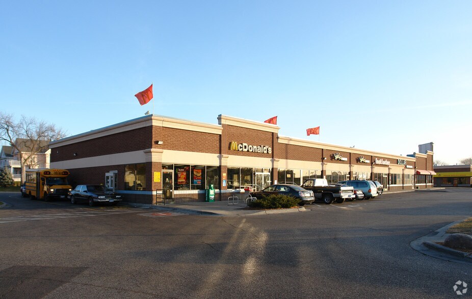 906-916 W Broadway Ave, Minneapolis, MN à louer - Photo principale - Image 1 de 4