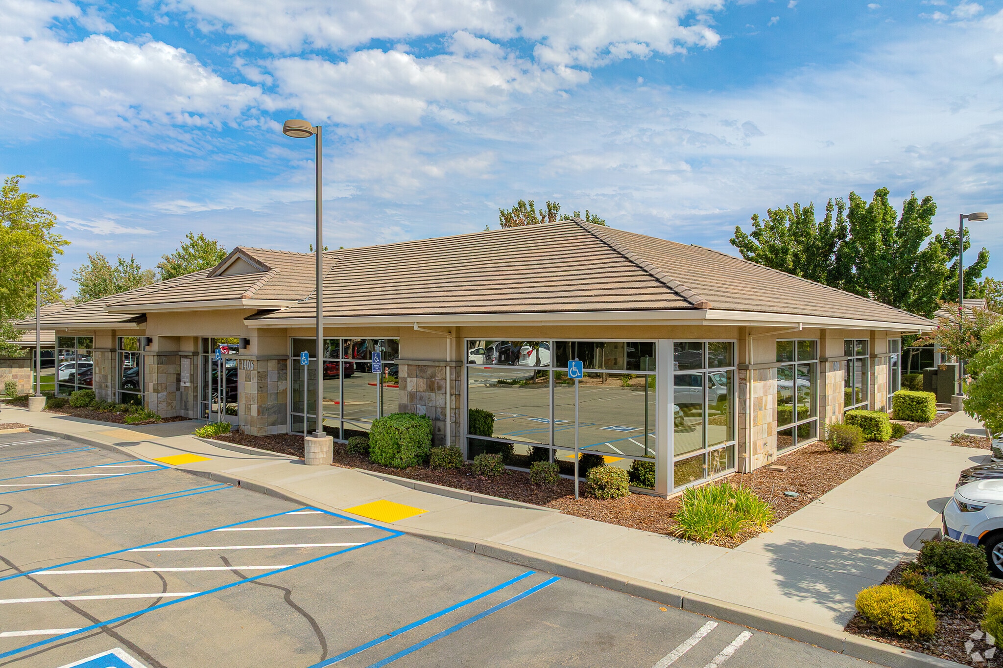 1406 Blue Oaks Blvd, Roseville, CA for lease Primary Photo- Image 1 of 8