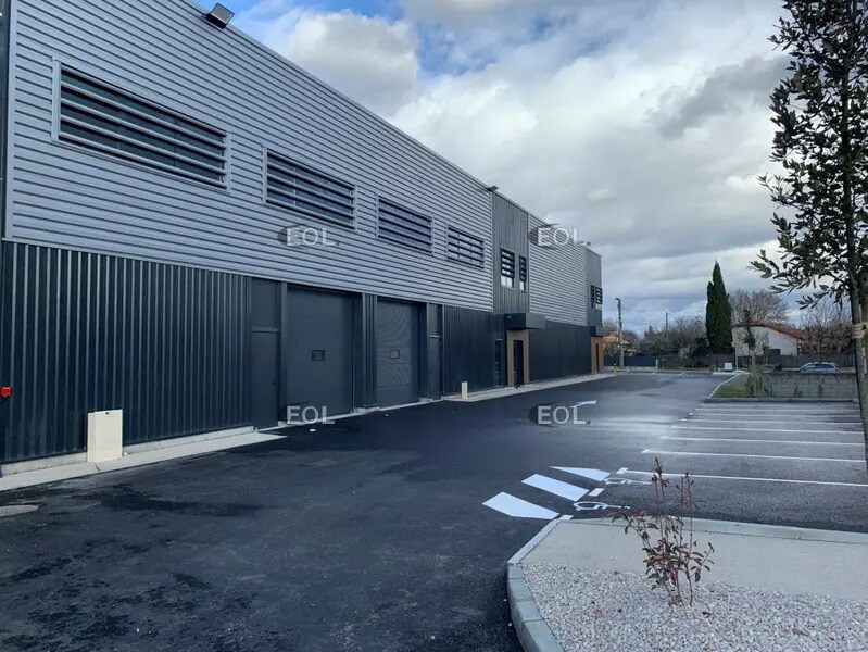 Flex dans Vedène à louer Photo du bâtiment- Image 1 de 4